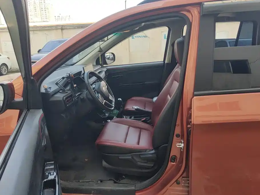 SWM Motor SWM Great Tiger 2024 2022 1.5L Manual Luxury 7-seater