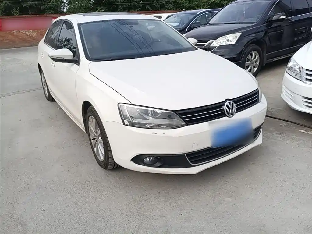 Volkswagen Sagitar 2014 Facelift 1.6L Automatic Leading Version фото 4