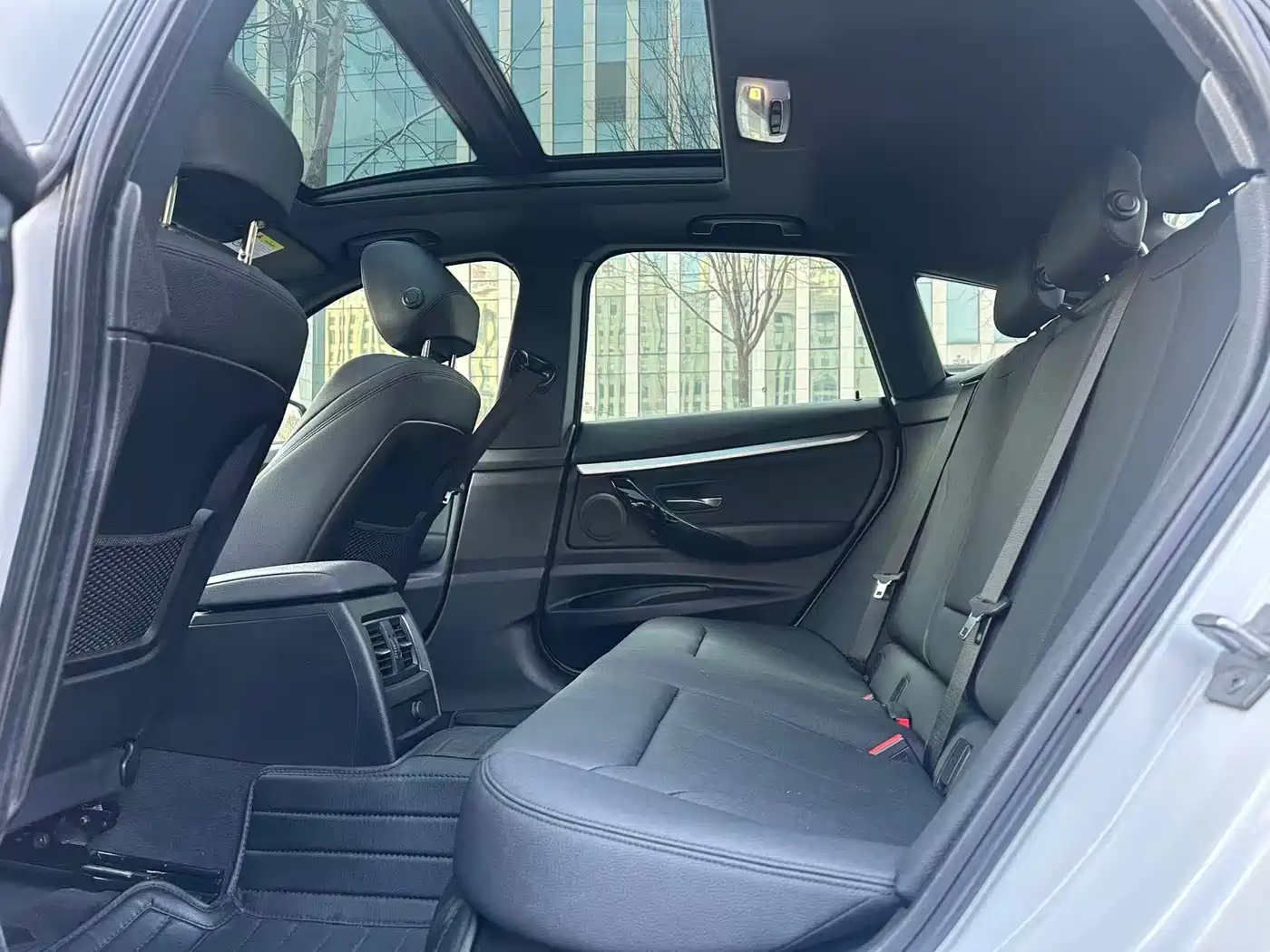 BMW 3 Series GT 2019 320i M Sport Model фото 11