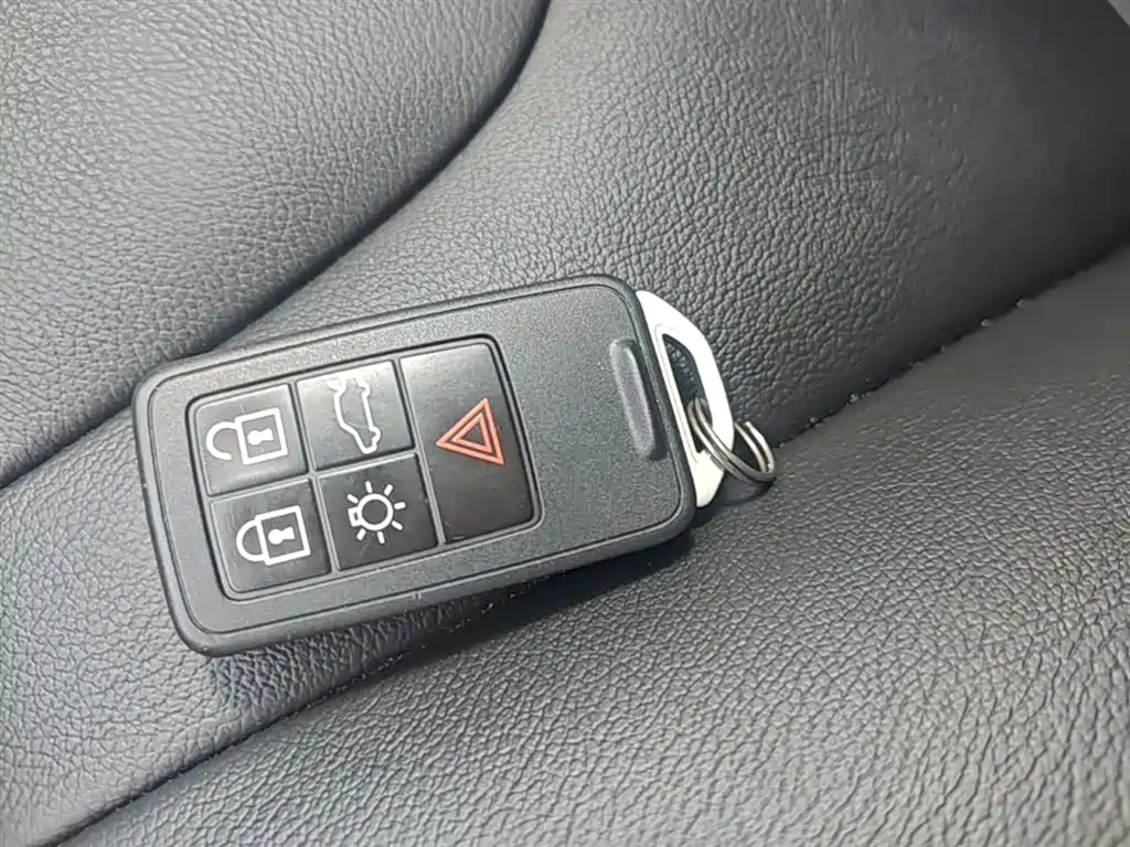 Фото 9 - Volvo V40