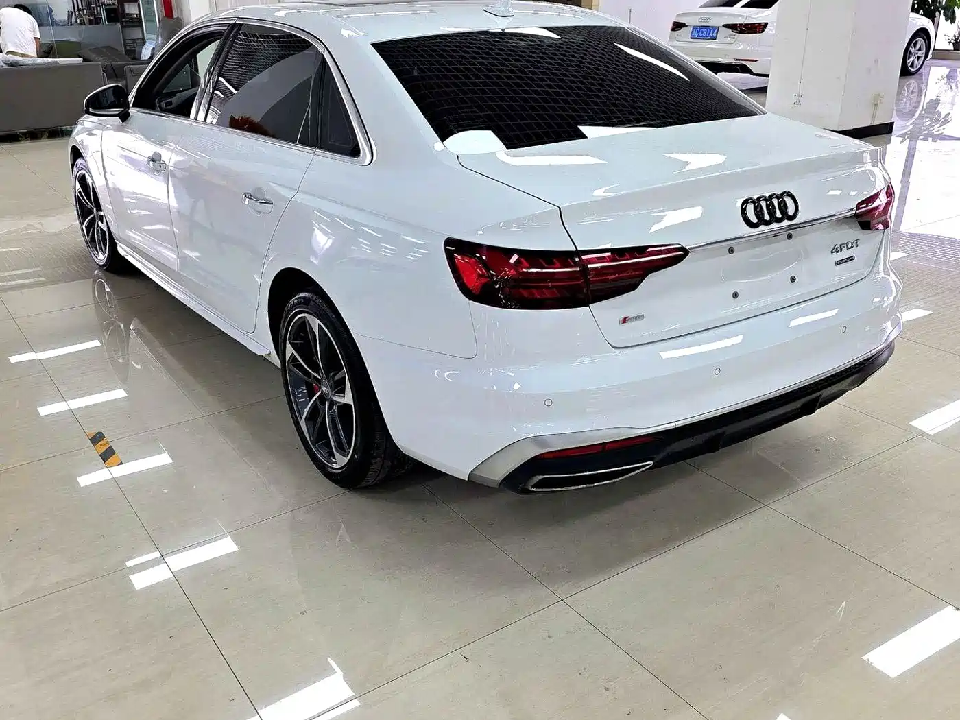Audi A4L 2021 40 TFSI Premium Life Edition фото 9