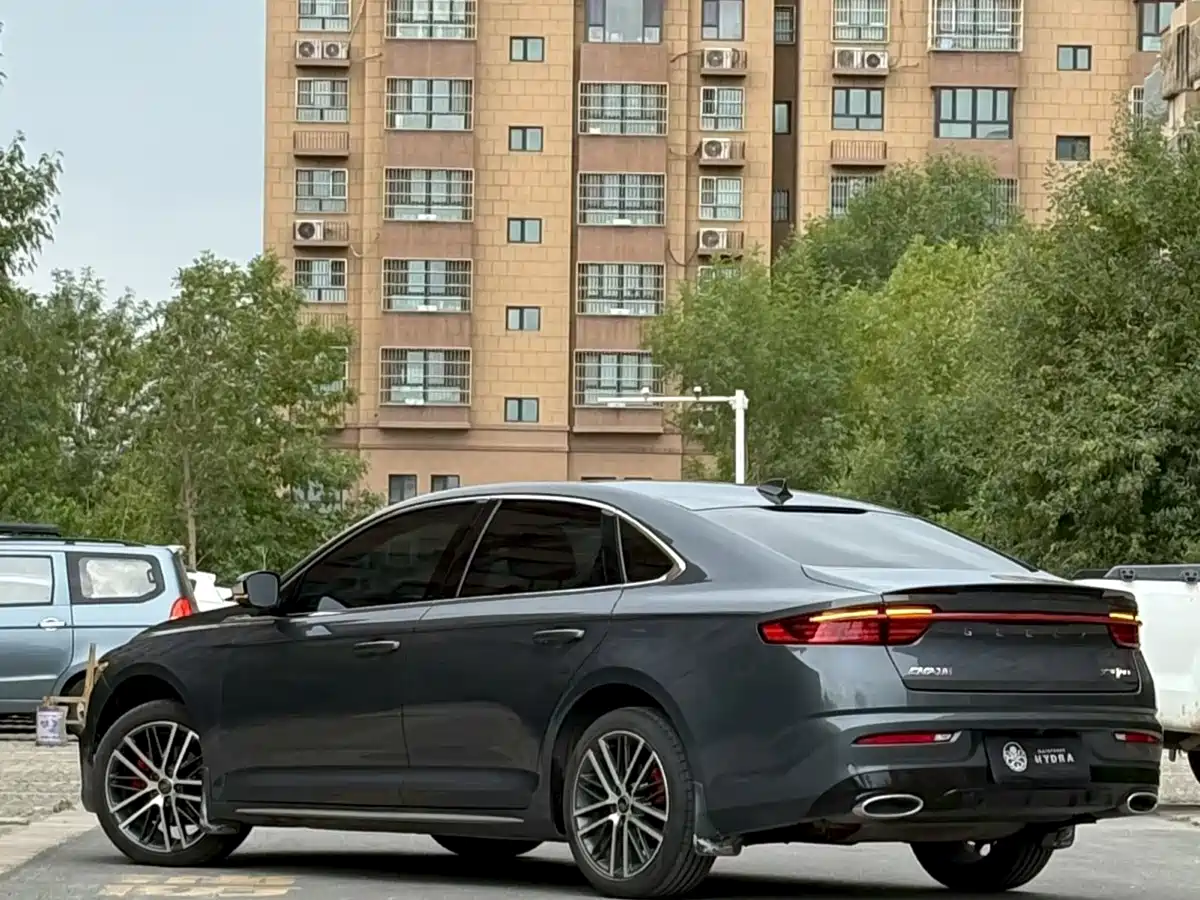 Фото 9 - Geely Preface