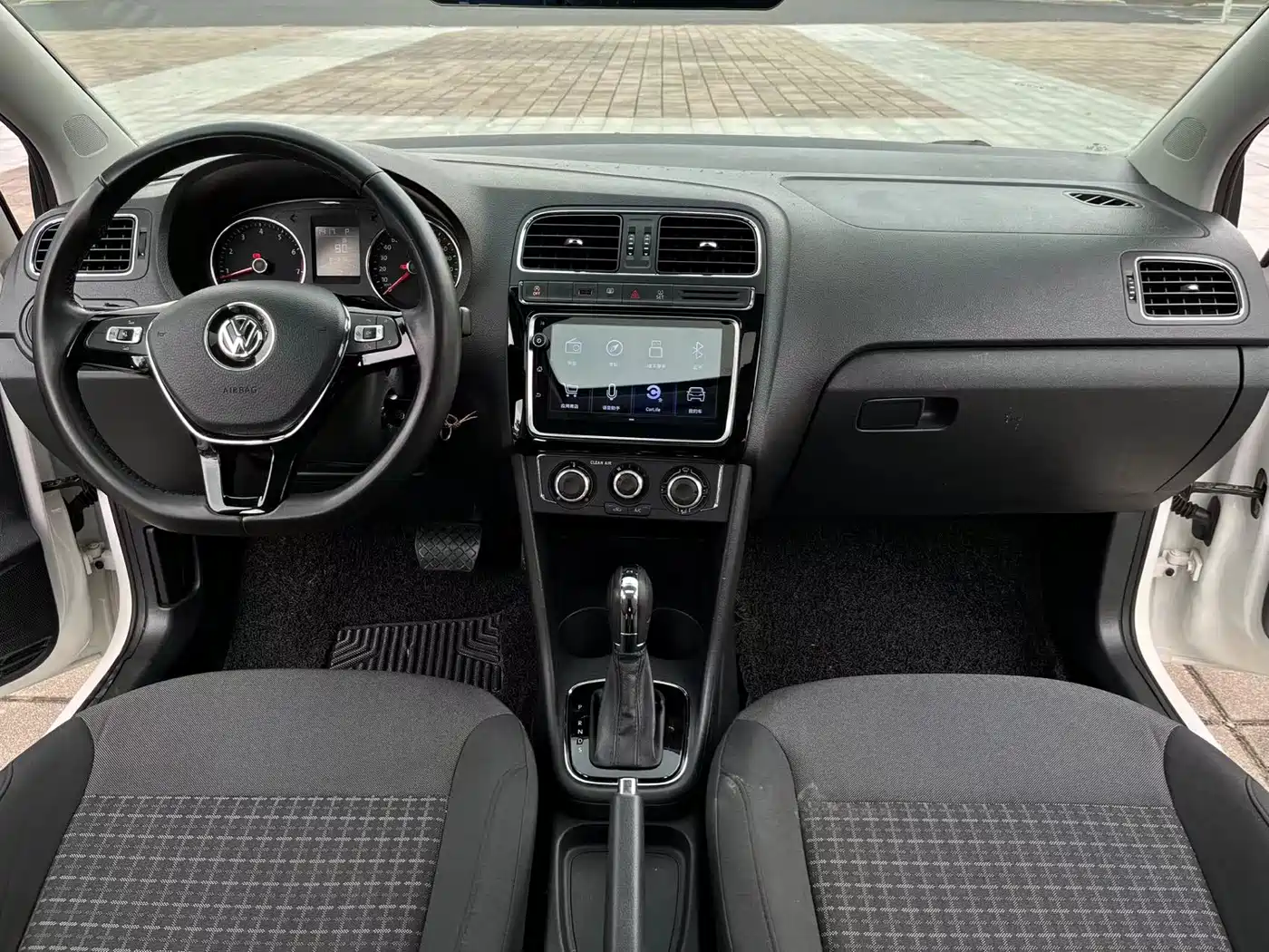Volkswagen Polo 2018 1.5L Auto Comfort фото 7