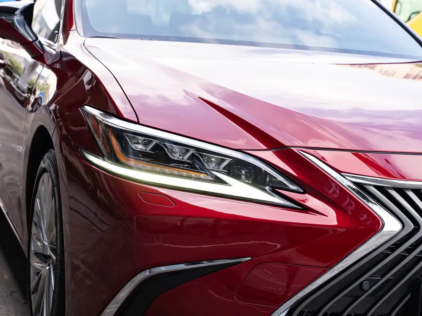 Photo 6 - Lexus ES
