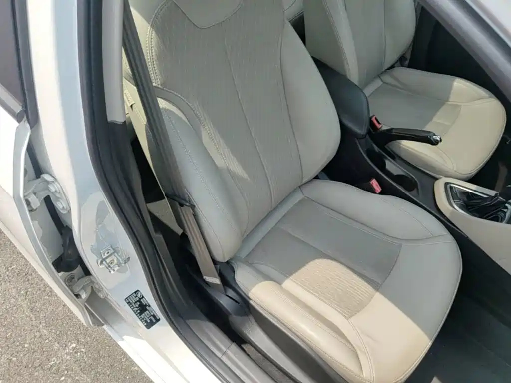 Фото 25 - Buick Excelle