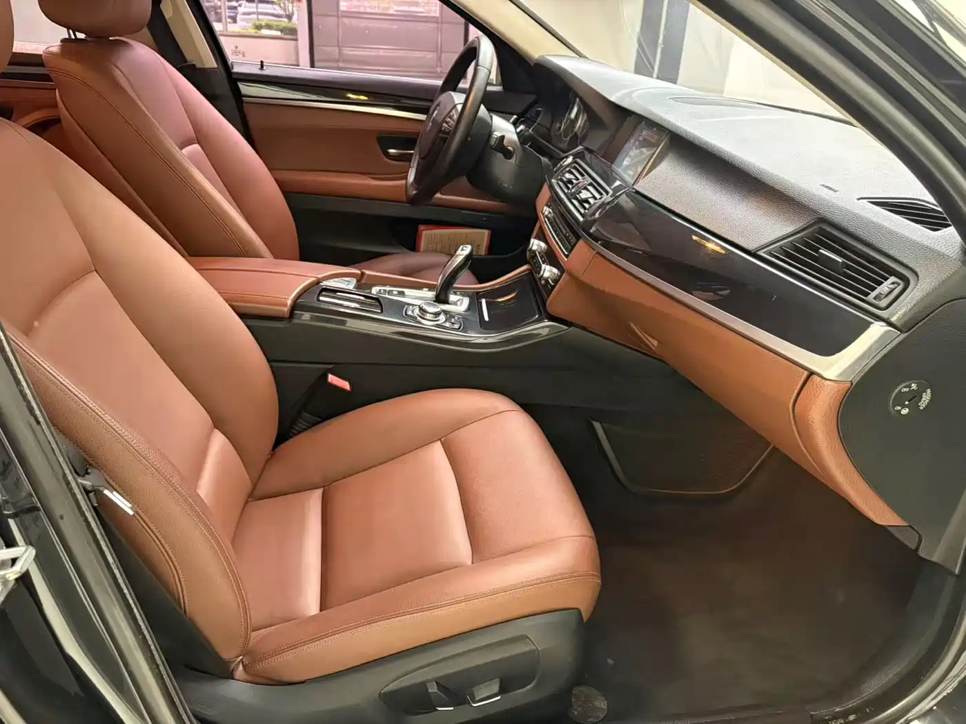BMW 5 Series 2014 520Li Elegance фото 26