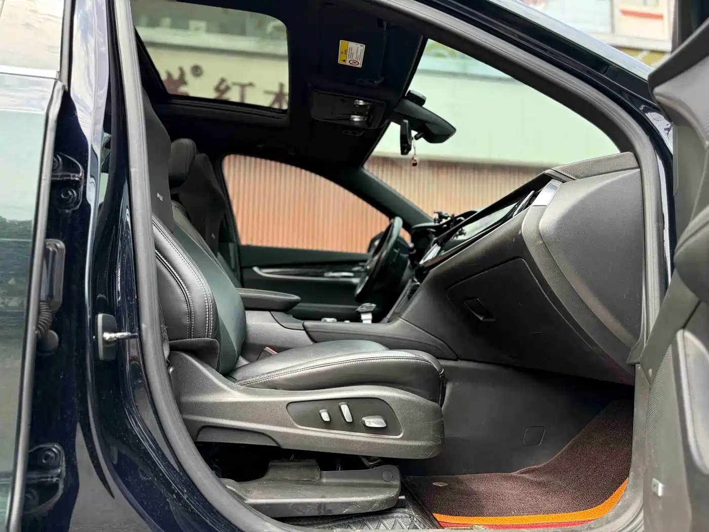 Cadillac XT6 2022 2.0T 6-Seater 4WD Platinum Edition фото 12