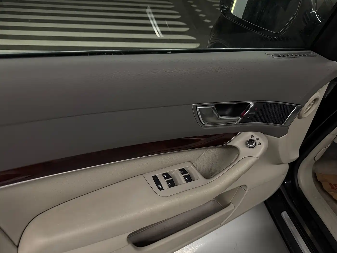 Audi A6L 2011 2.0 TFSI Automatic Comfort фото 7