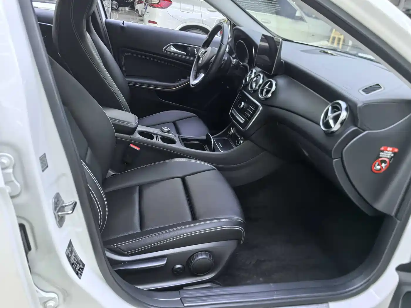 Mercedes-Benz GLA 2018 GLA 200 Fashion фото 13