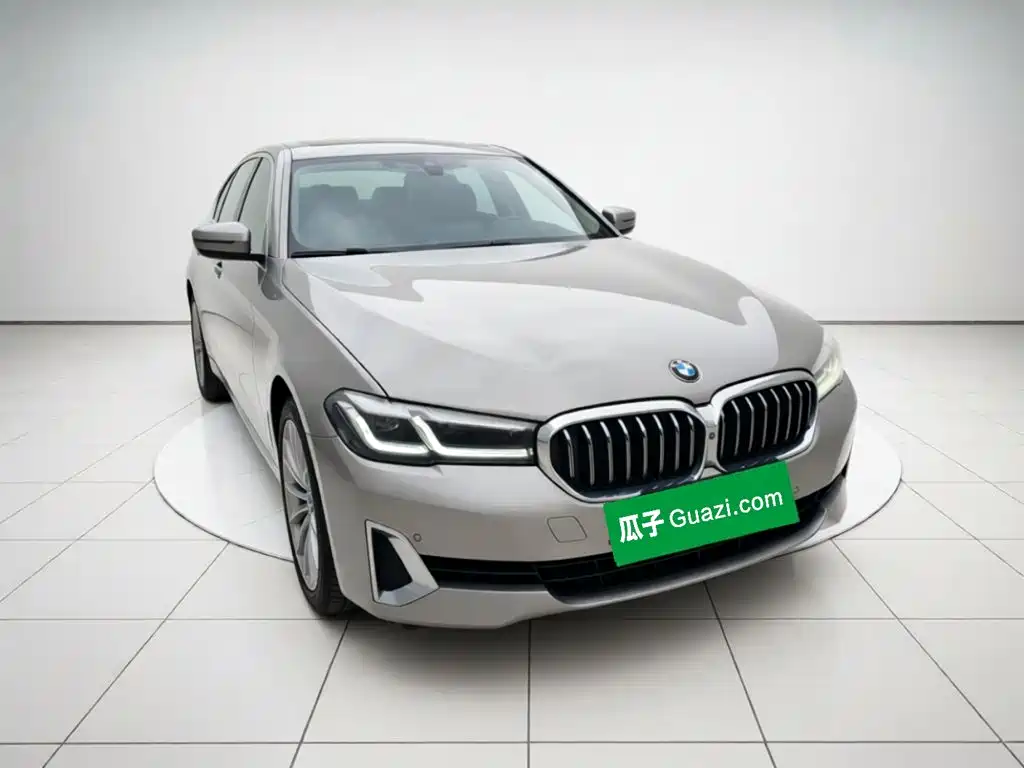 Фото 3 - BMW 5 Series