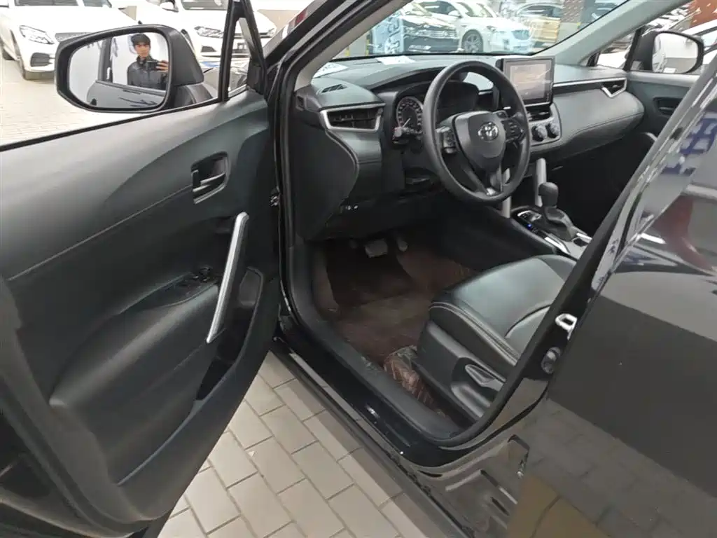 Toyota Corolla Cross 2022 2.0L Pioneer Edition фото 23
