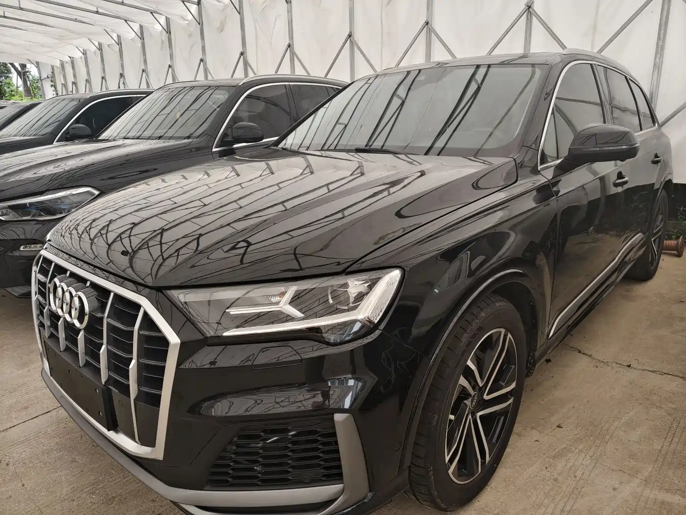Фото 1 - Audi Q7