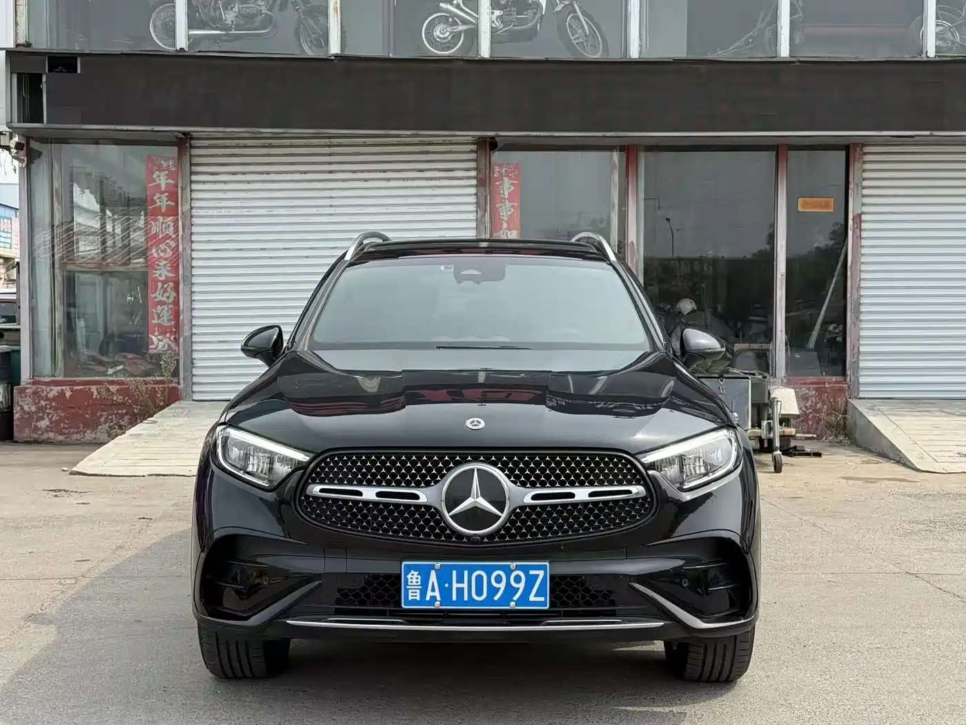 Photo 2 - Mercedes-Benz GLC