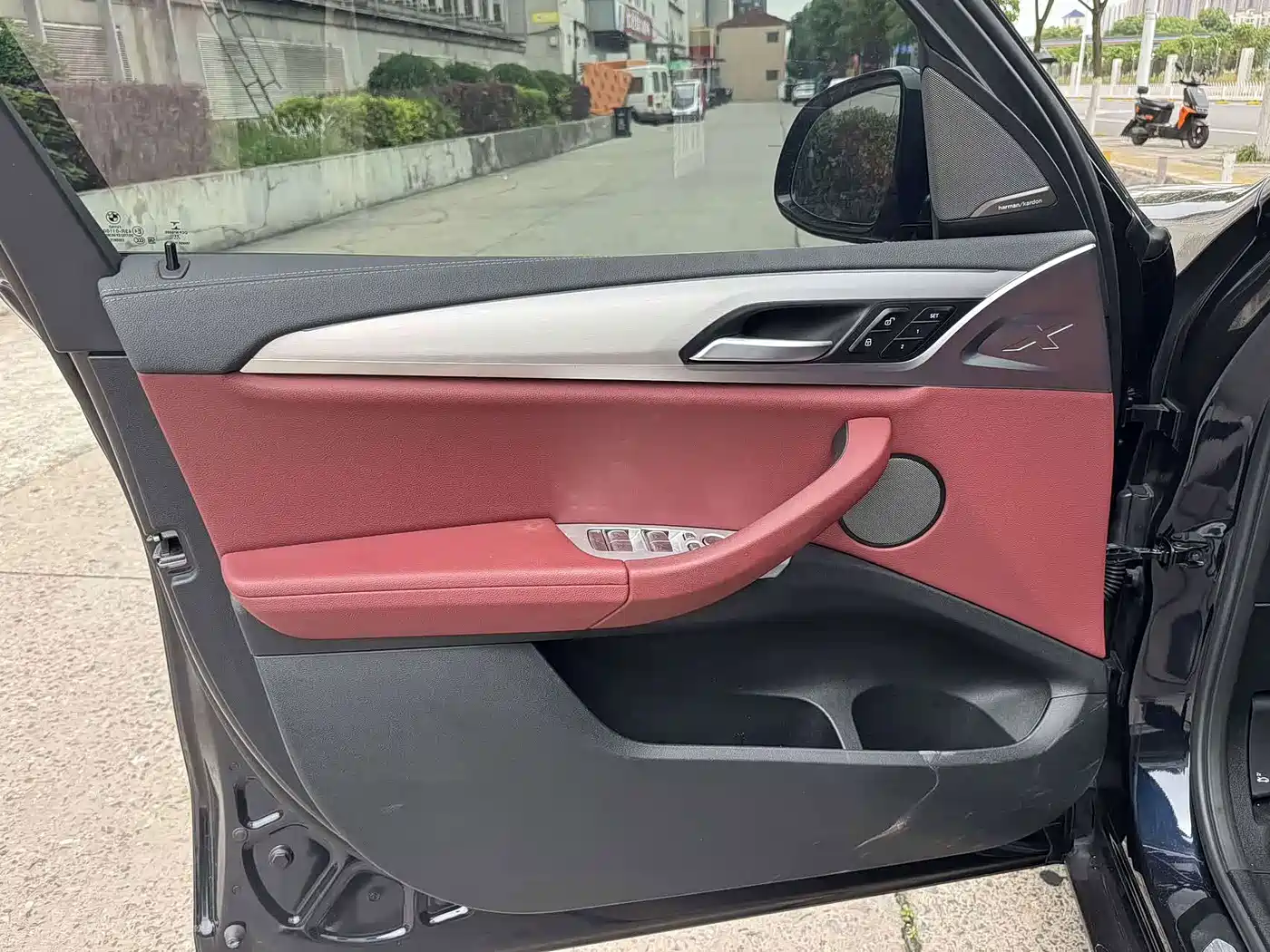 Фото 8 - BMW iX3