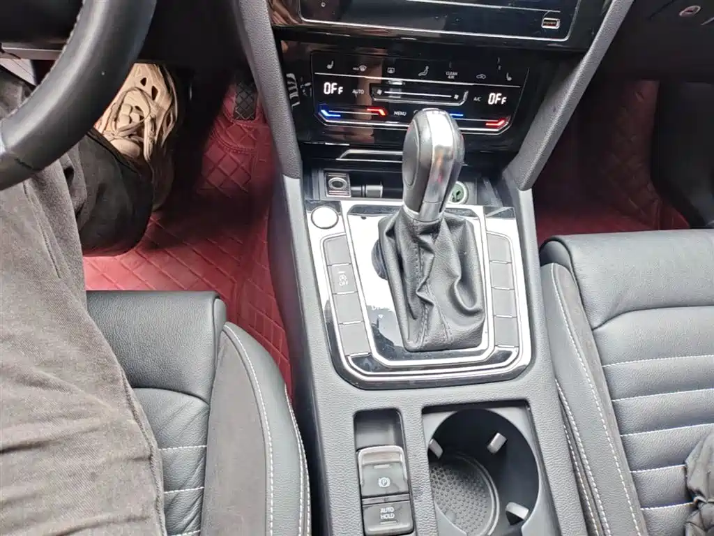Volkswagen Magotan 2020 330TSI DSG Leading фото 14