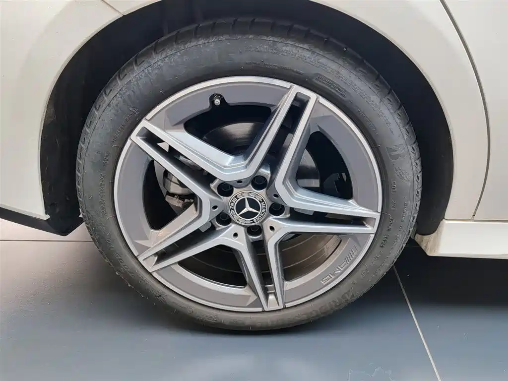 Mercedes-Benz CLA (Import) 2024 CLA 200 фото 9