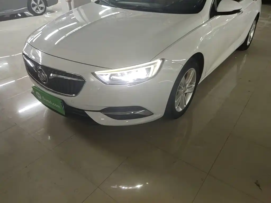 Photo 24 - Buick Regal