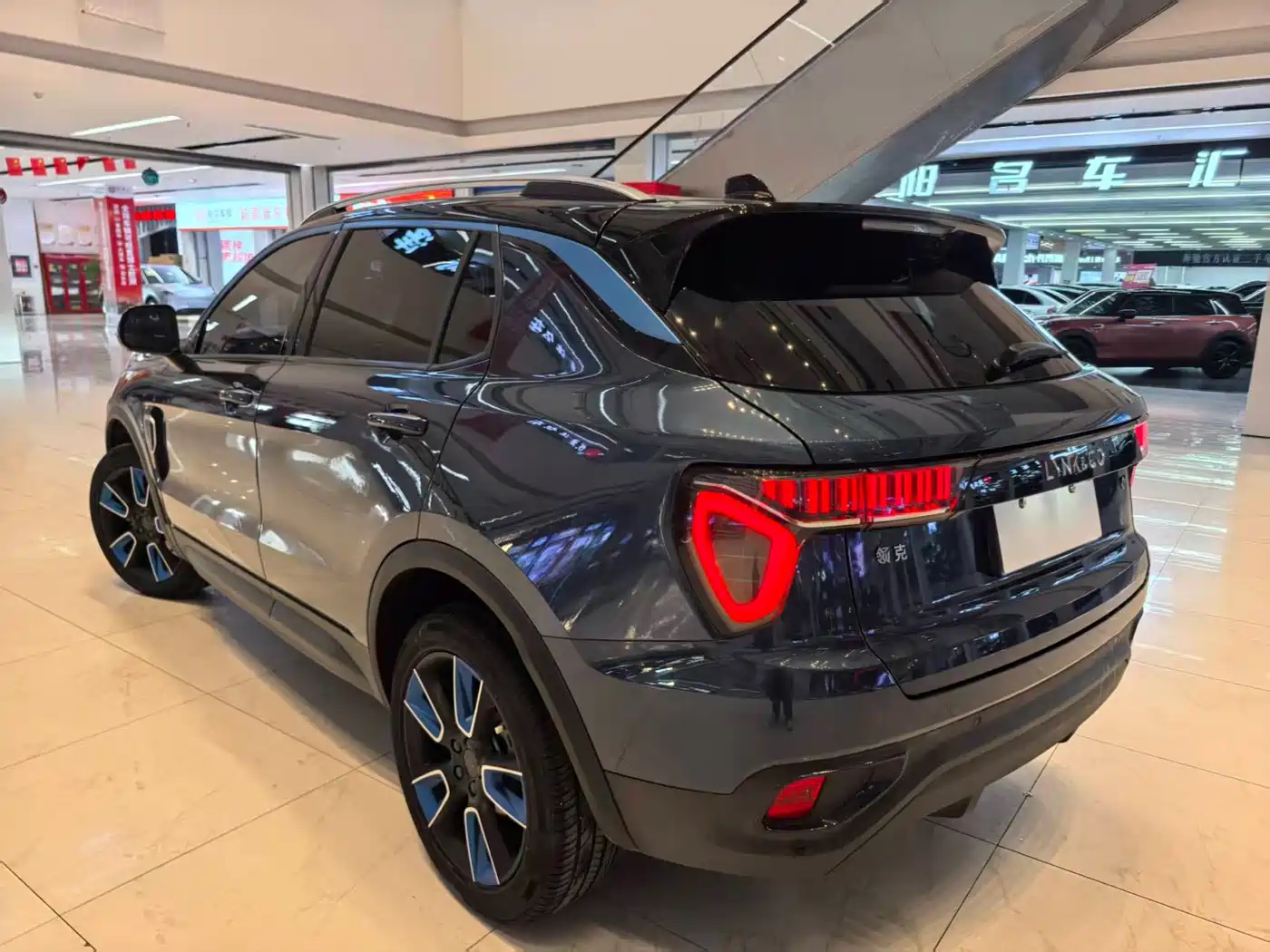 Lynk & Co 01 2019 2.0T 2WD Pro Edition China V фото 7