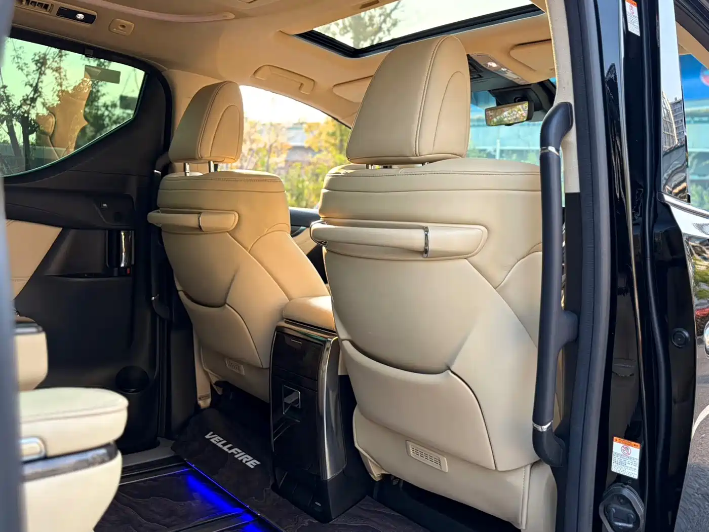 Toyota Vellfire 2021 Crown Hybrid 2.5L HV Supreme Edition фото 21