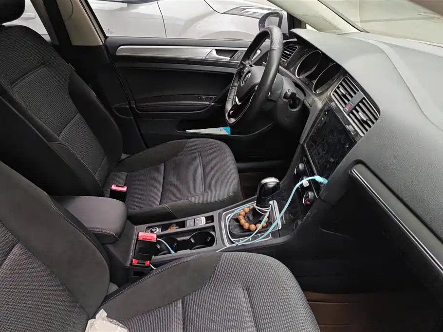 Volkswagen Golf 2020 Beloved Edition 280TSI DSG Comfort фото 8