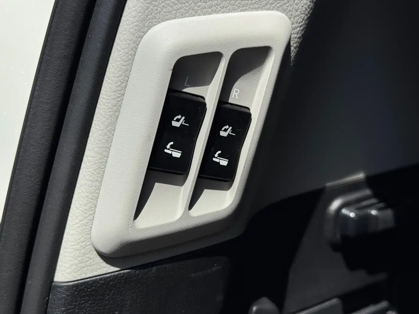 Toyota Prado 2018 3.5L Auto TX-L фото 22