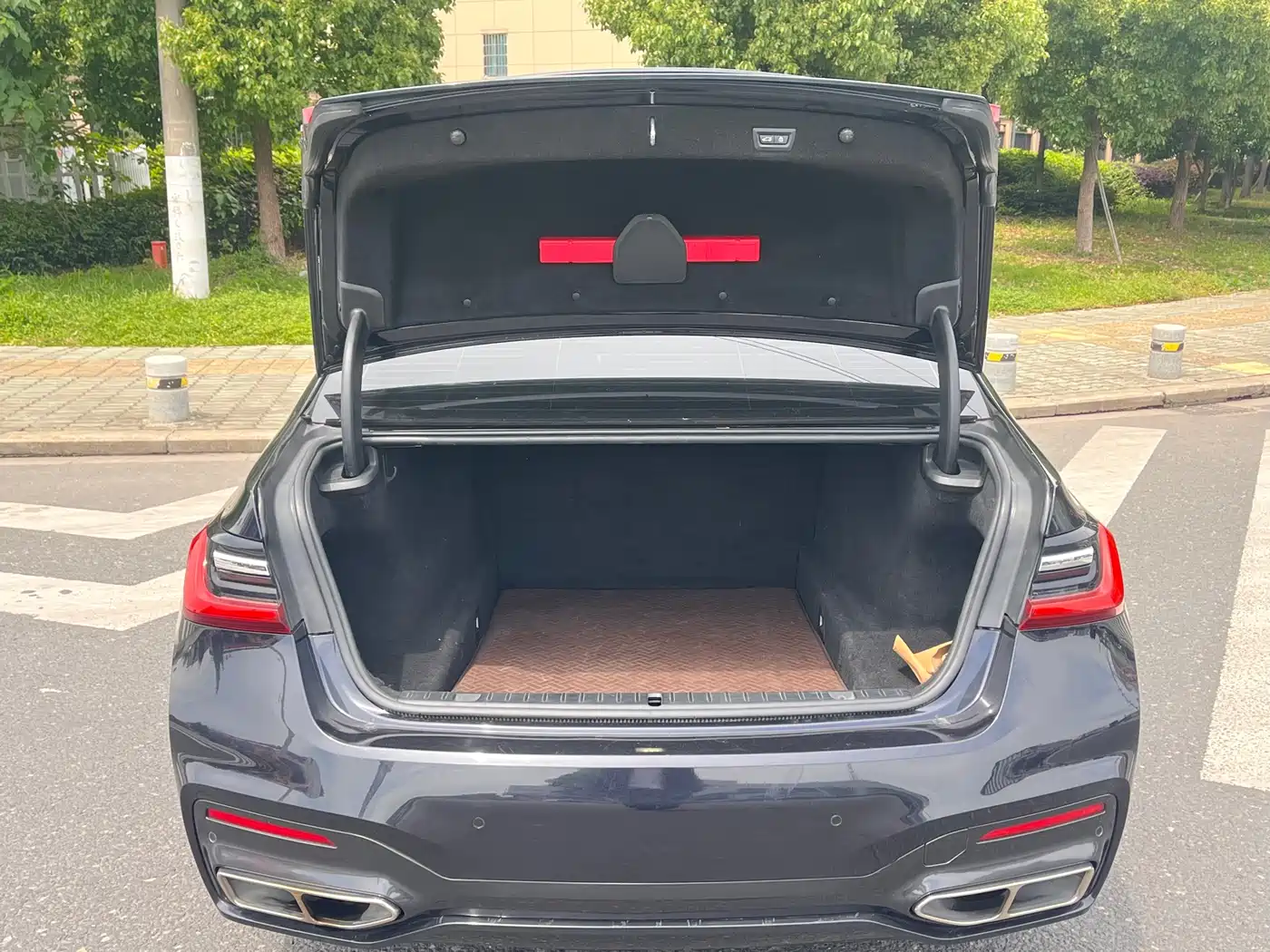 BMW 7 Series 2018 730Li Leading Type M Sport Package фото 12