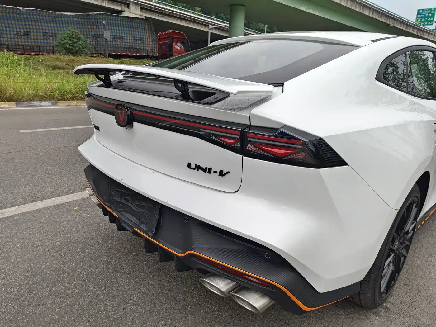 CHANGAN UNI-V