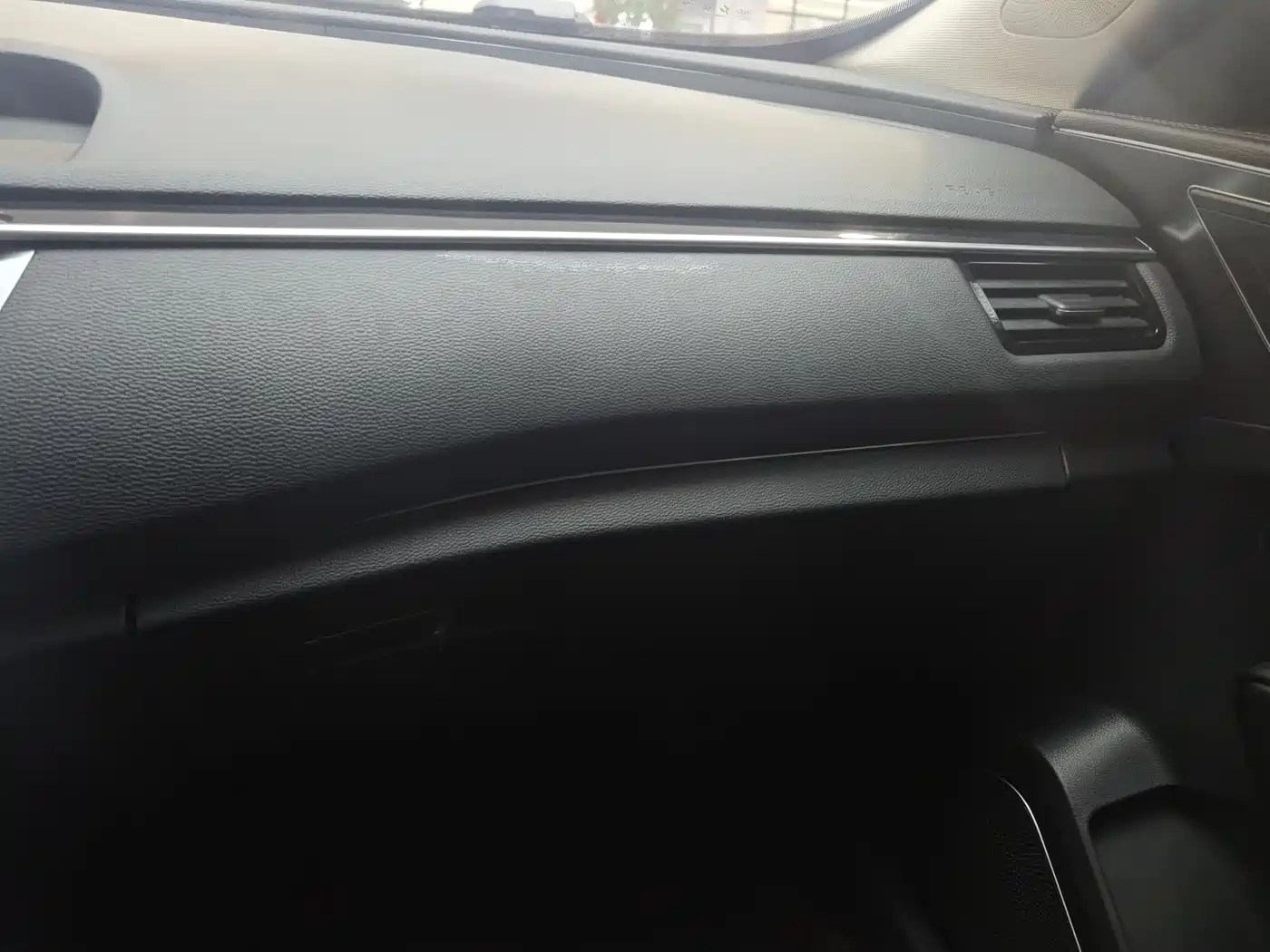 Hongqi H5 2020 1.8T Automatic Smart Connection Qi Rhythm Edition фото 11