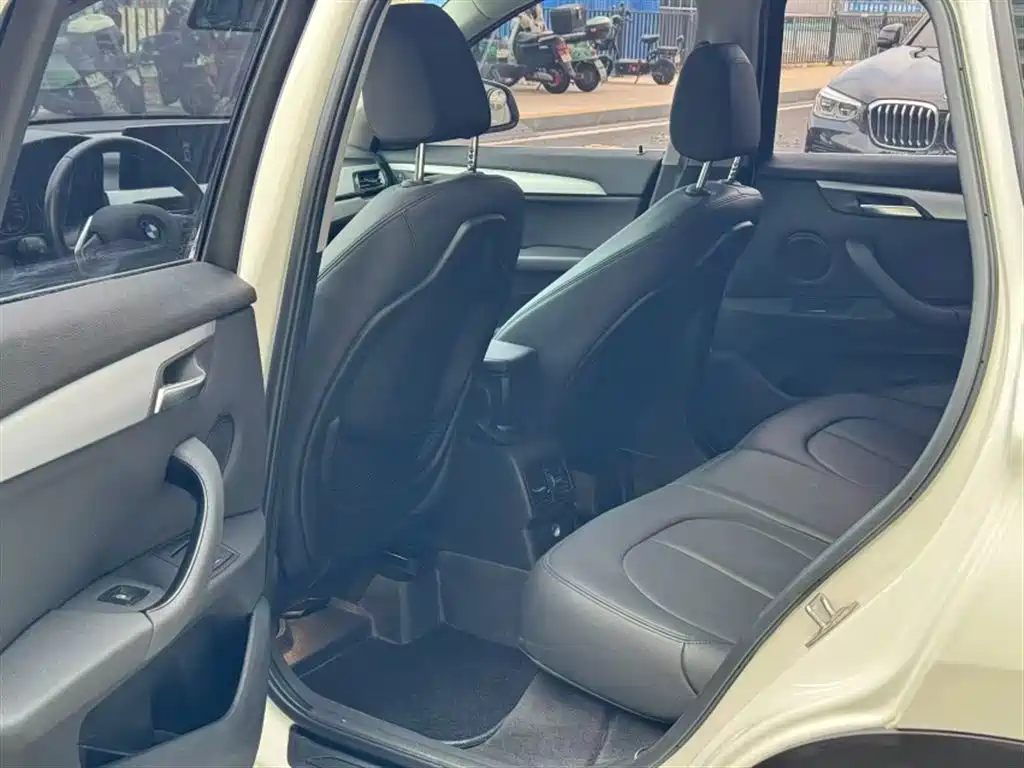 BMW X1 2018 sDrive20Li Leading Model фото 14