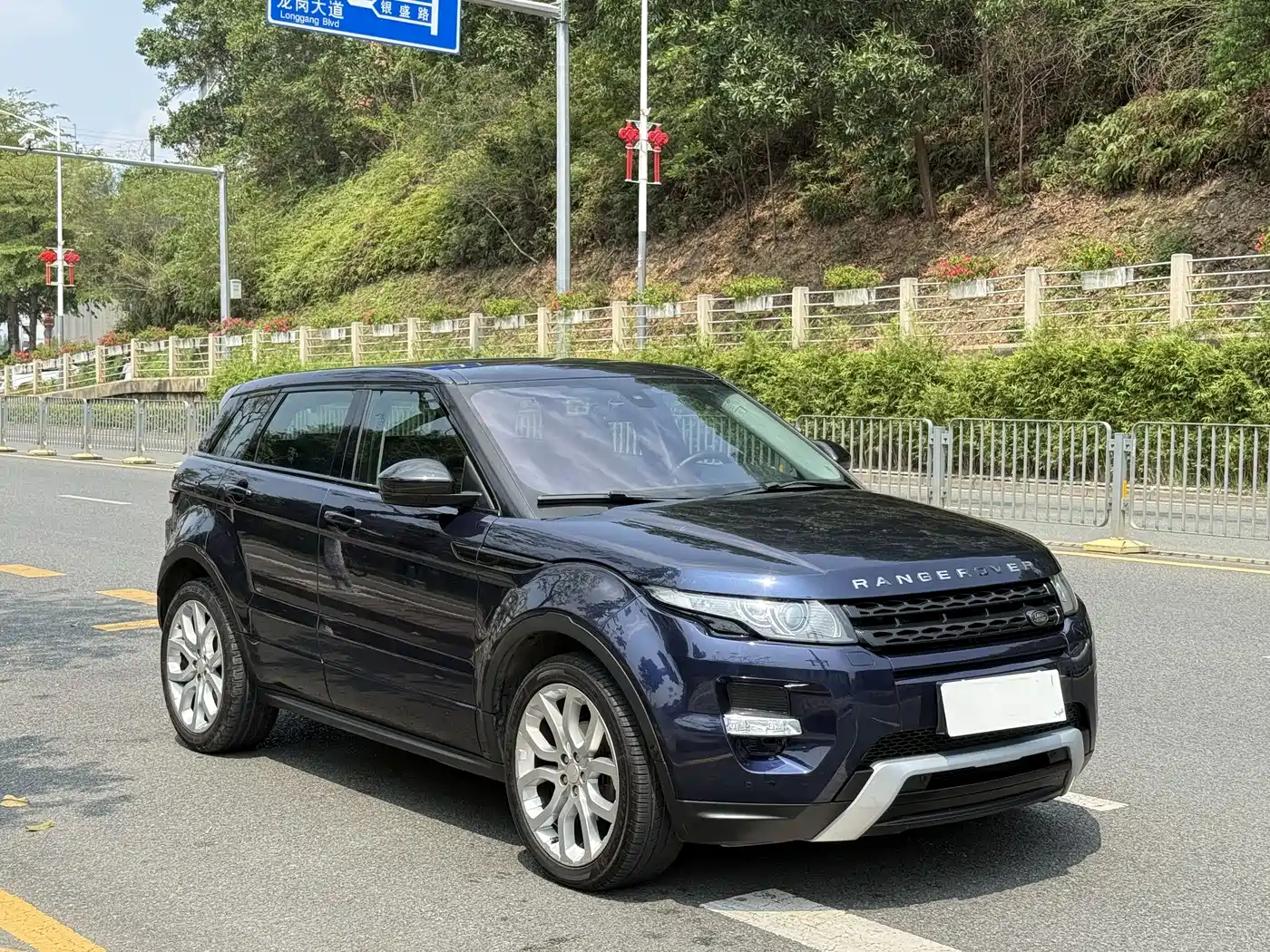 Land Rover Range Rover Evoque (Import) 2014 2.0T 5-door Brilliance Sport фото 3