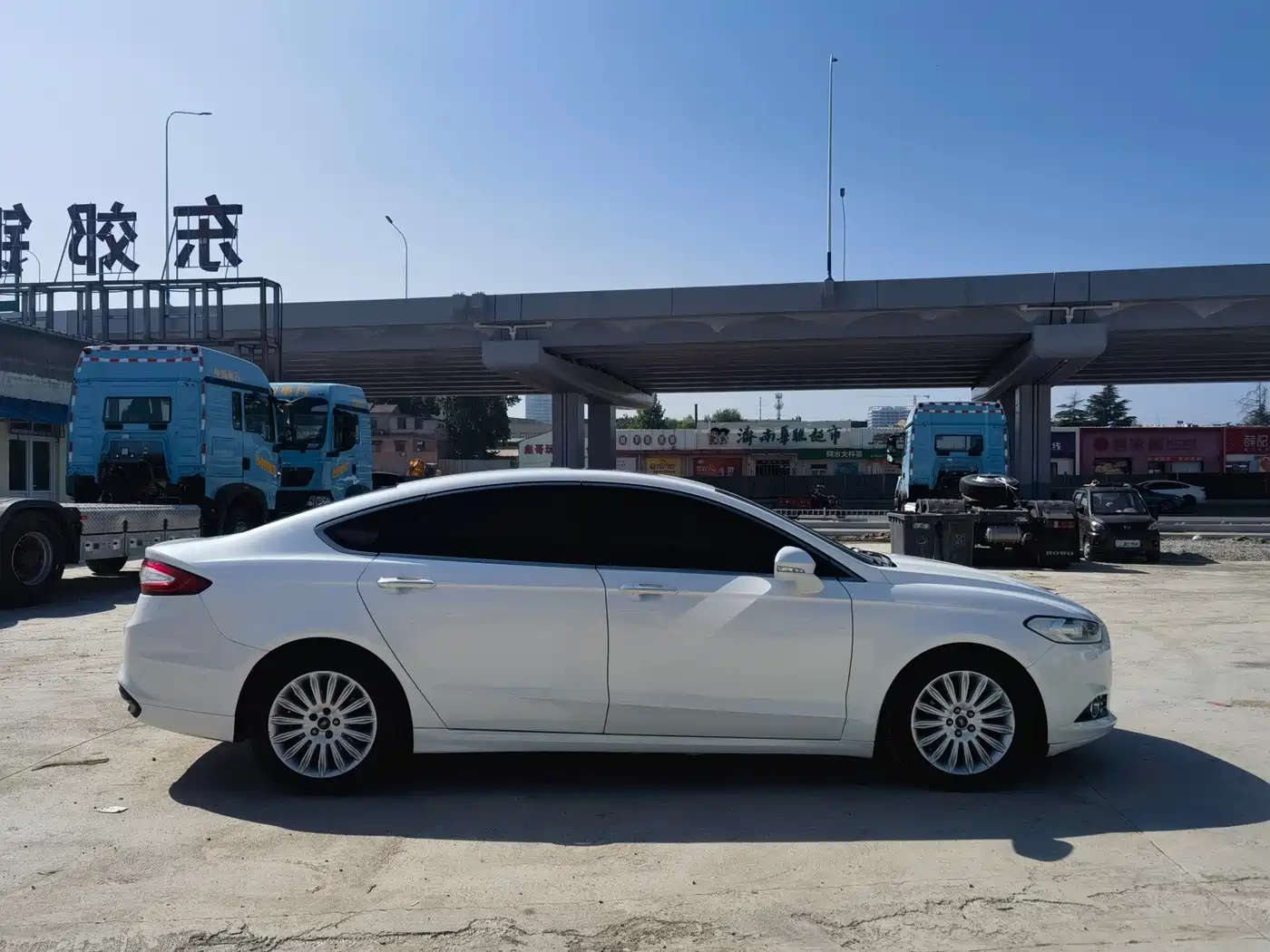 Фото 4 - Ford Mondeo