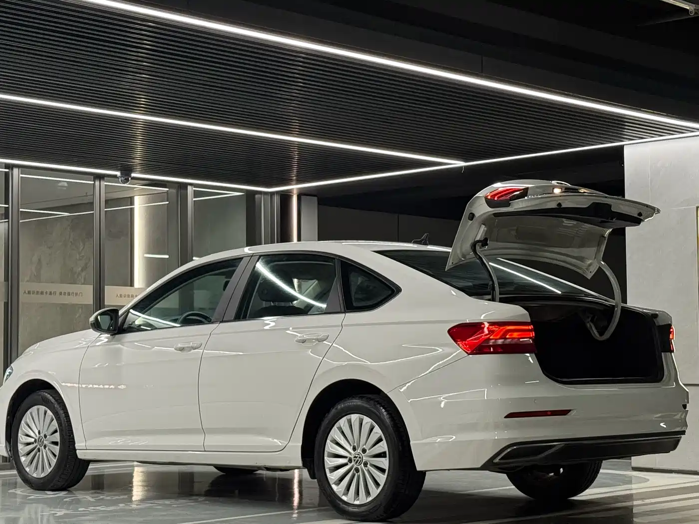 Volkswagen Lavida 2021 1.5L Auto Comfort Edition фото 19