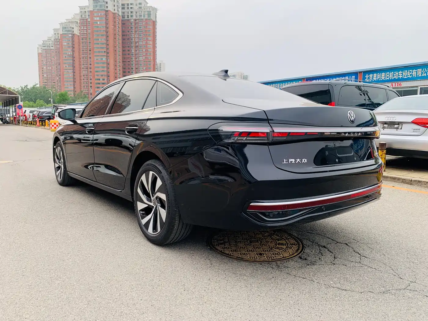 Volkswagen Passat 2025 Pro 380TSI Dragon Glory Edition фото 26