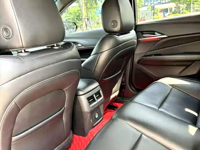 CADILLAC CT4
