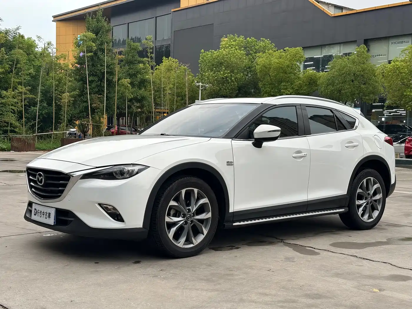 Photo 1 - Mazda CX-4