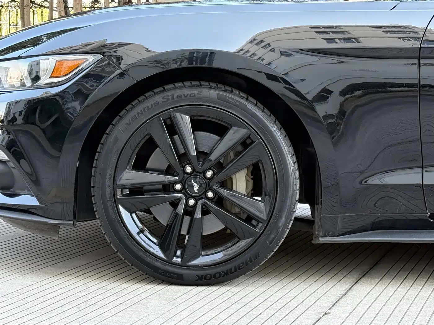 Ford Mustang 2017 2.3T Performance Edition фото 13