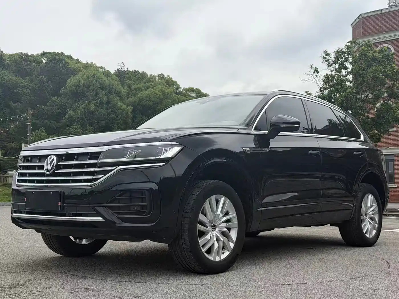 VOLKSWAGEN TOUAREG