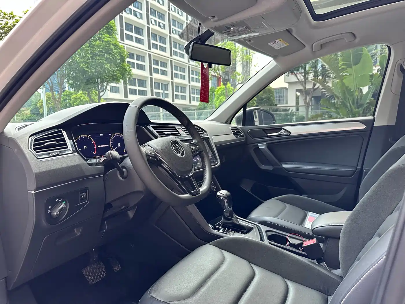 Volkswagen Tiguan L 2021 330TSI Automatic 2WD Smart фото 5