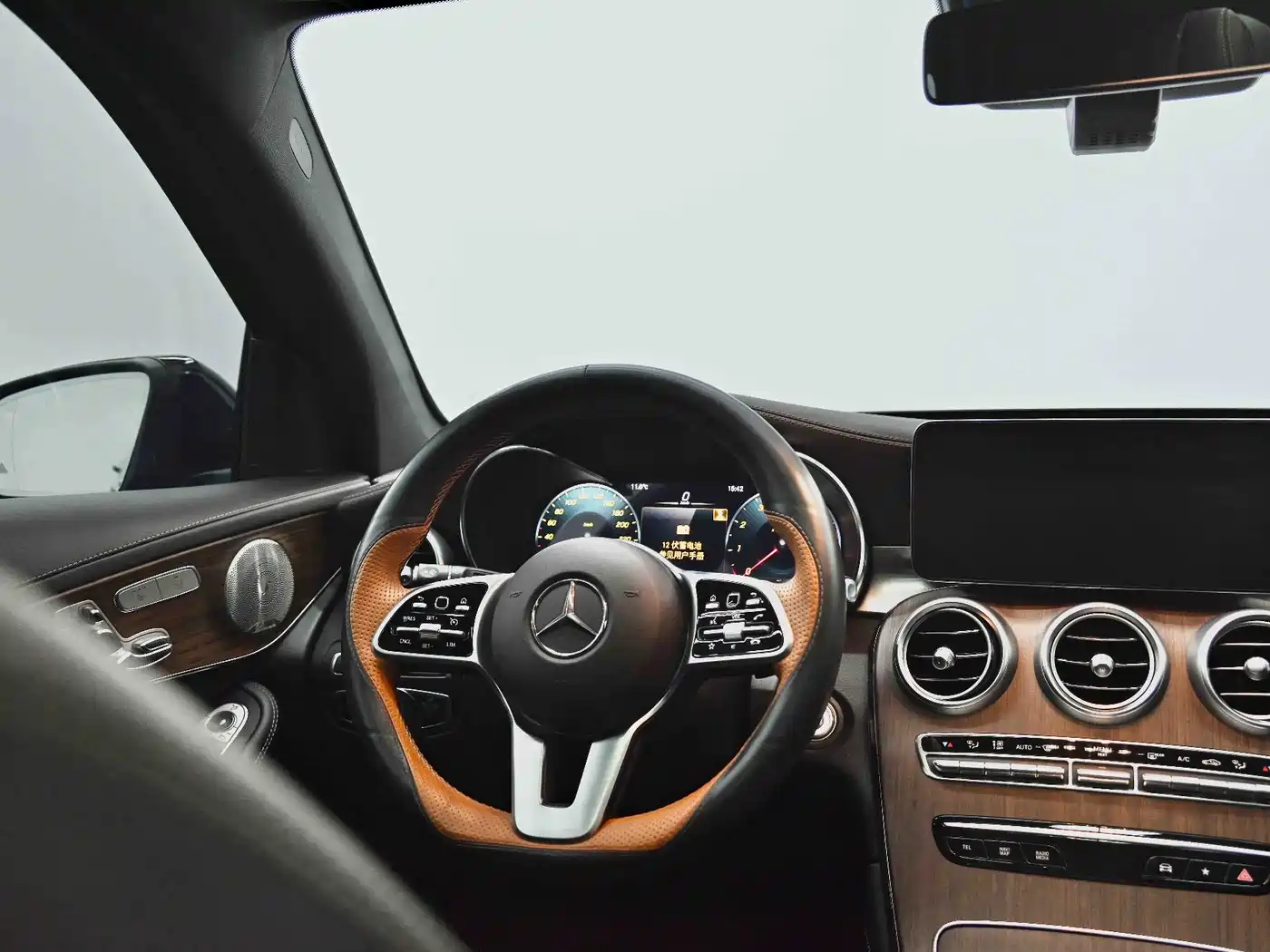 Mercedes-Benz GLC 2021 GLC 300 L 4MATIC Sporty фото 14