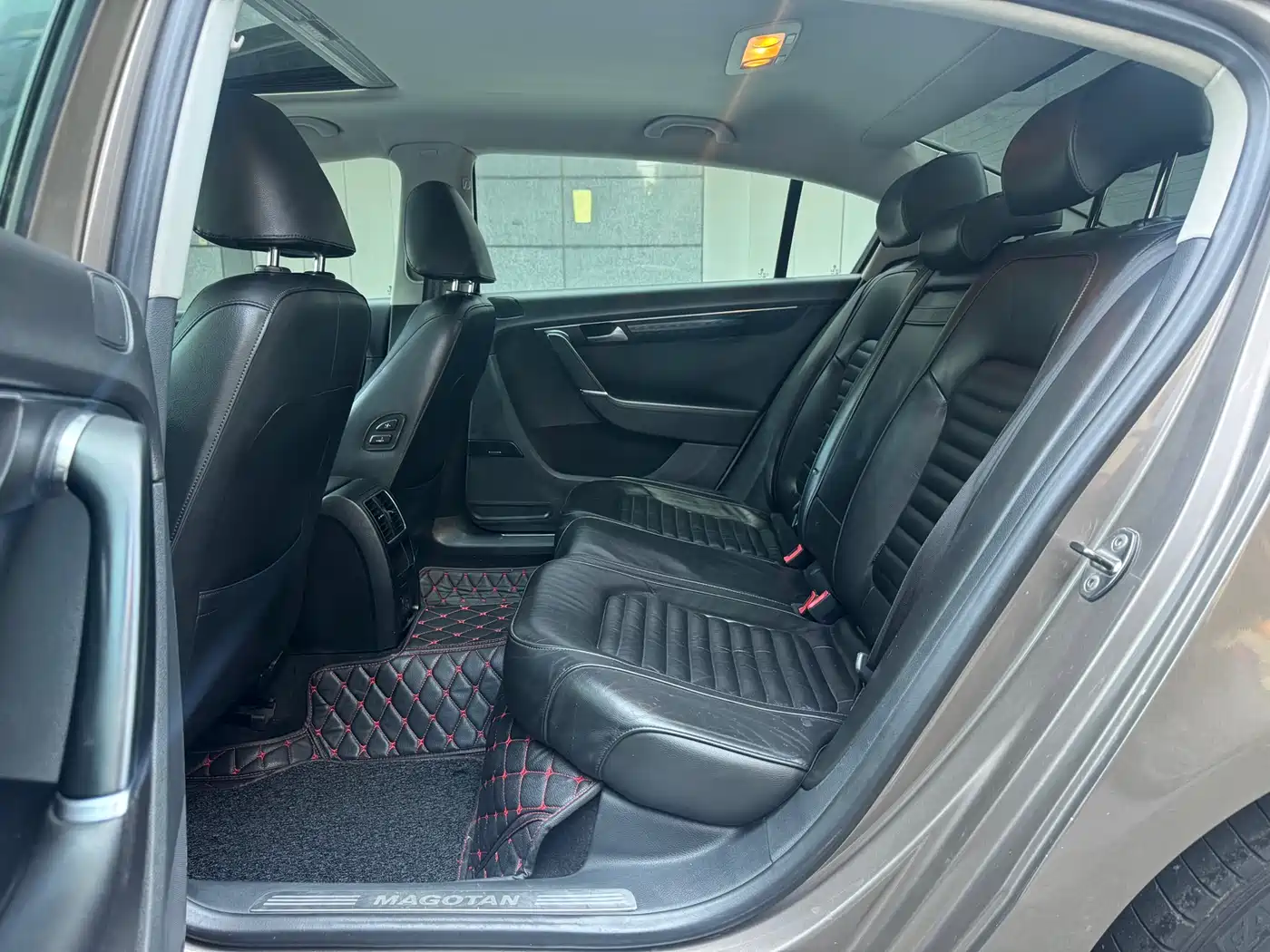 Volkswagen Magotan 2012 Facelift 1.8TSI Luxury фото 11