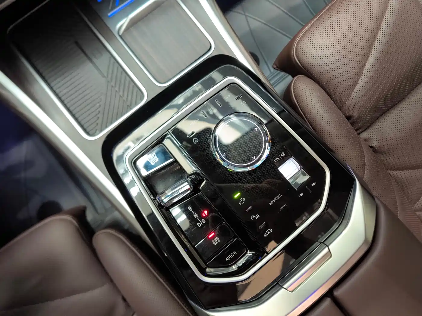BMW 7-SERIES