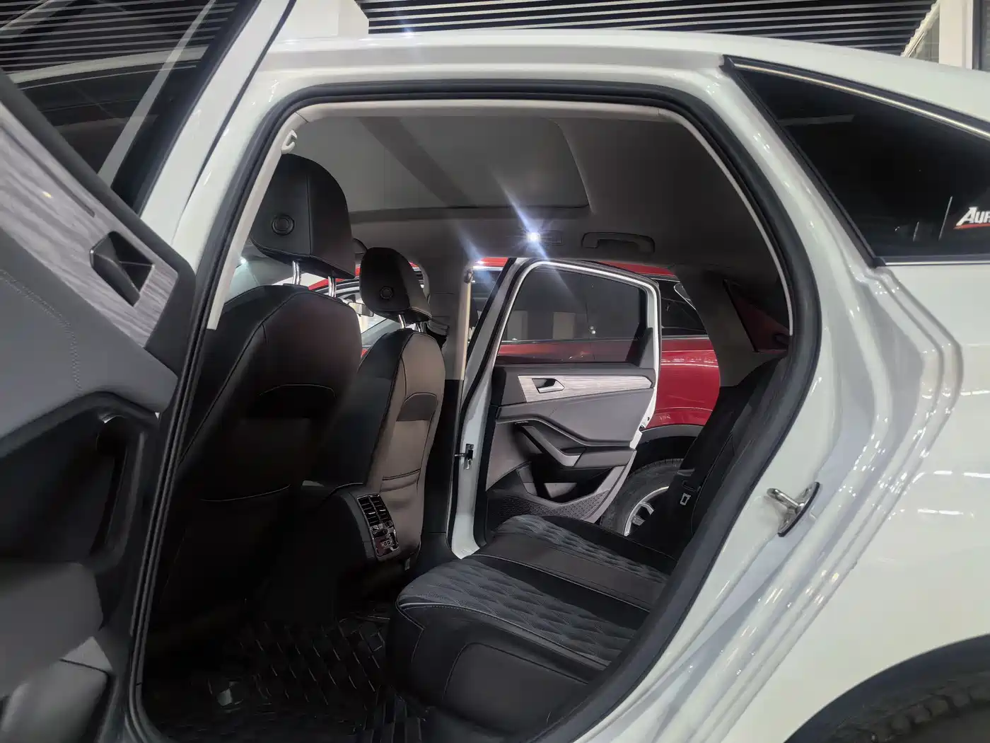 Volkswagen Sagitar 2022 280TSI DSG Surpassing Edition фото 9