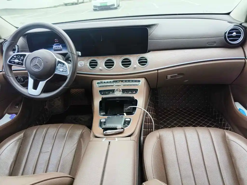 Mercedes-Benz E-Class, миниатюра 11