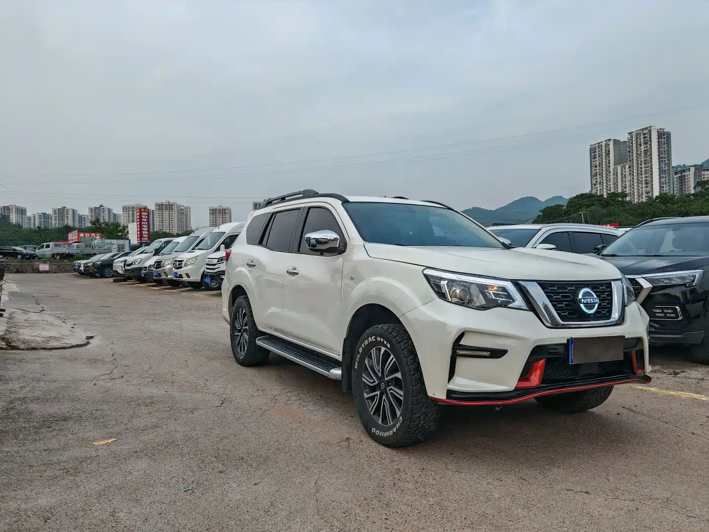 Nissan Terra 2023 2020 2.5L XL Upper 4WD Automatic Luxury Edition