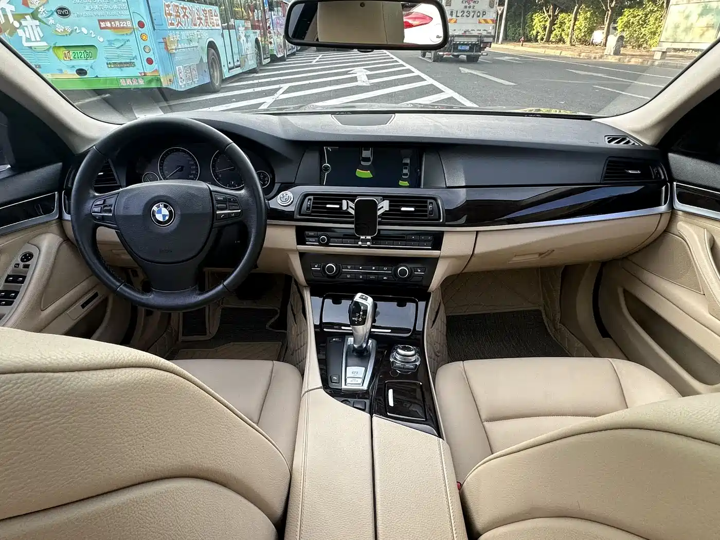 BMW 5 Series 2012 523Li Luxury фото 8