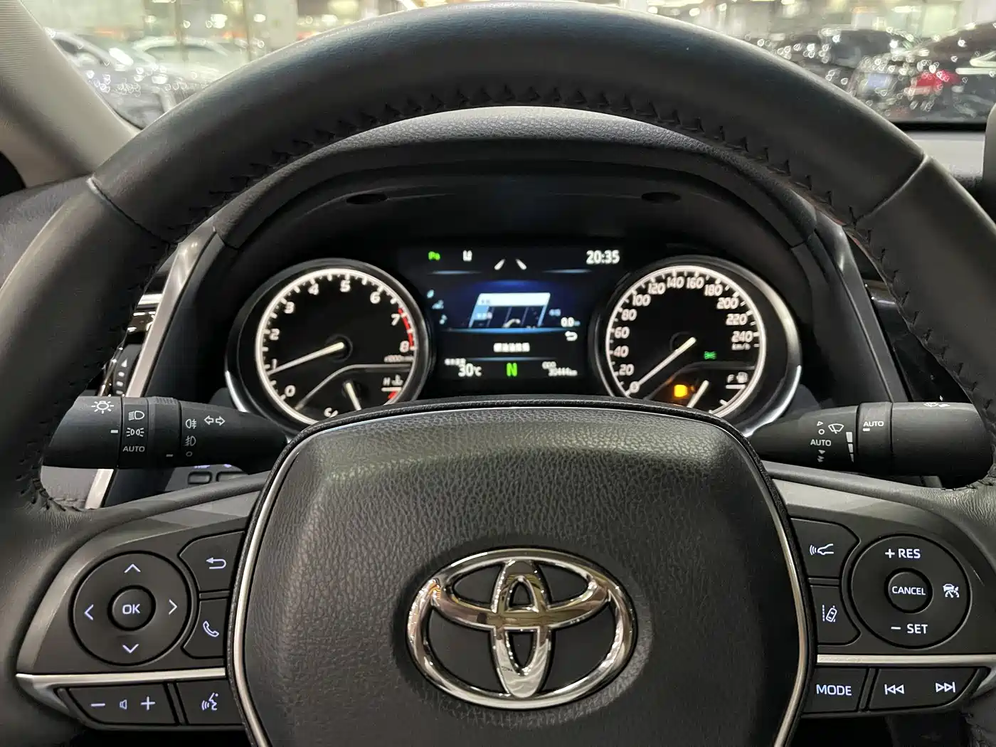 Toyota Camry 2021 2.0G Luxury Edition фото 12