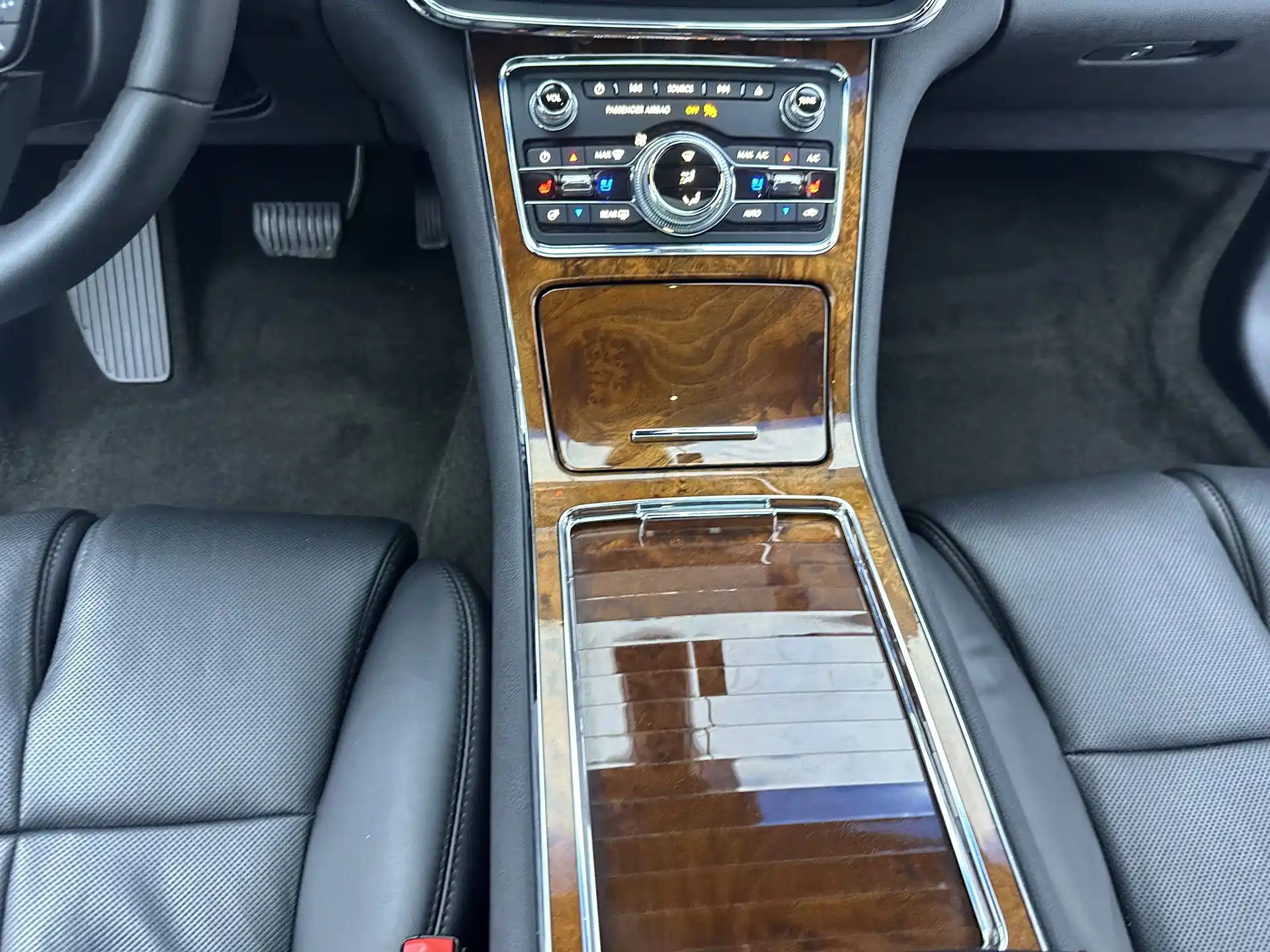 Фото 23 - Lincoln Continental