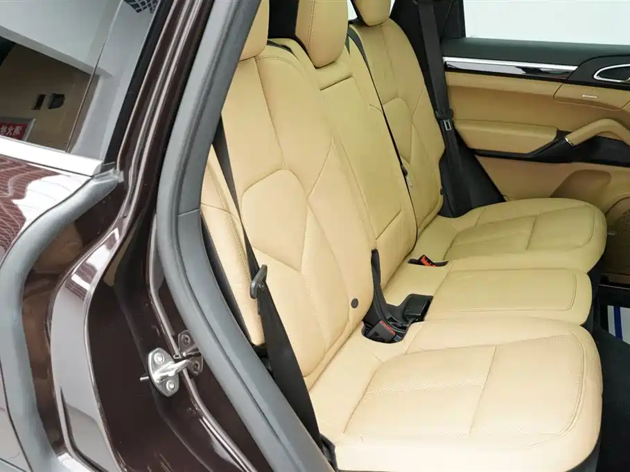 Porsche Cayenne 2014 Cayenne Platinum Edition 3.0T фото 20