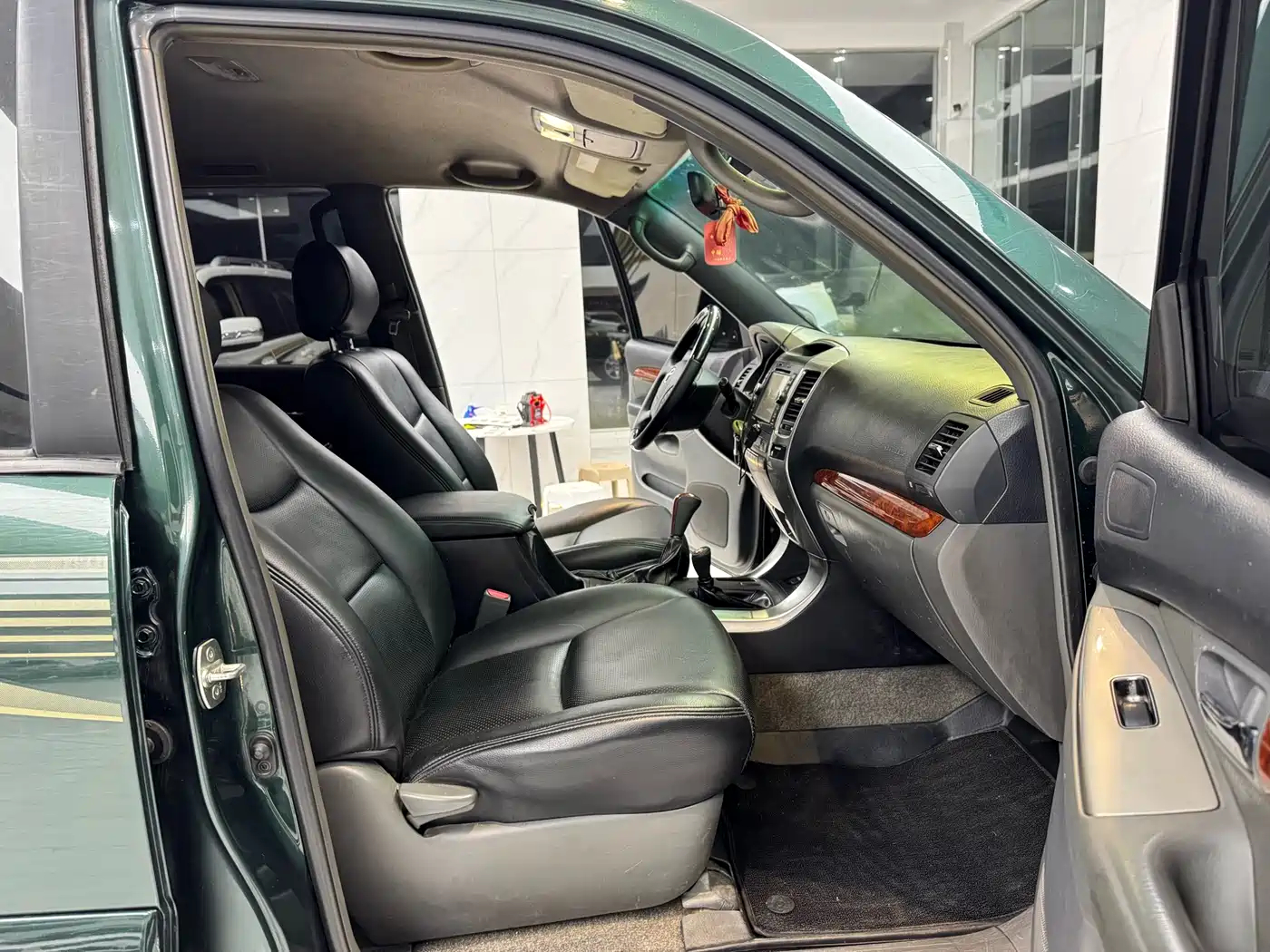 Toyota Prado (Import) 2010 2.7L Automatic Standard фото 10