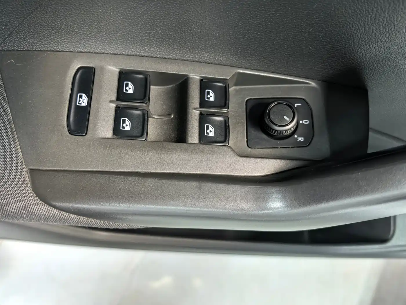 Volkswagen T-Cross 2023 1.5L Automatic Trend Edition фото 11